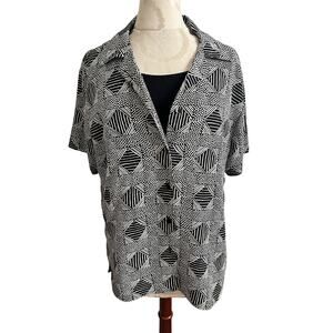 Notations Geometric Print Short Sleeve Button Up Large